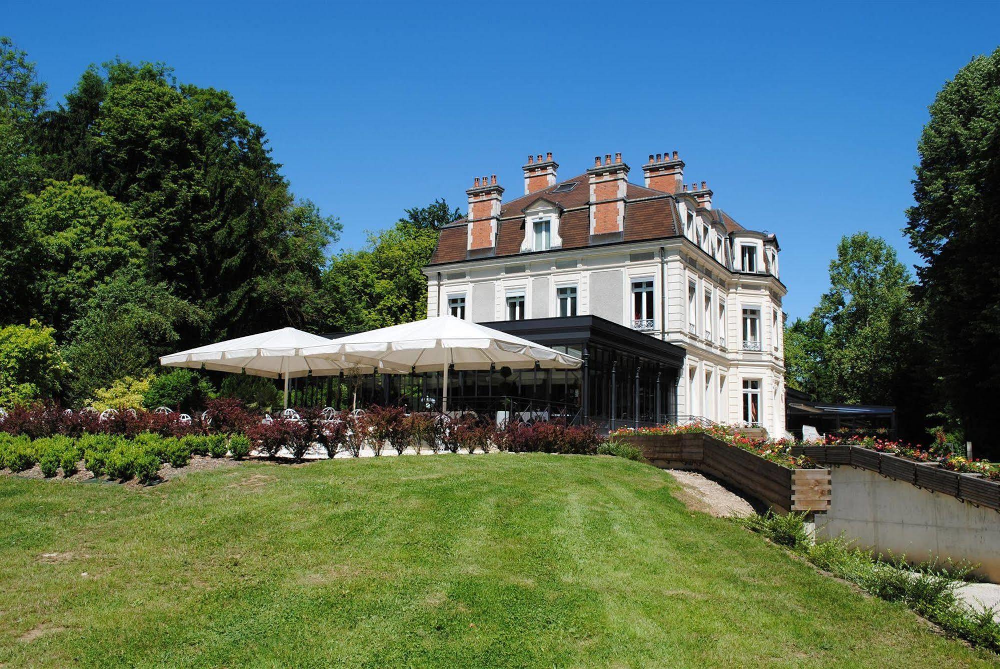 Hotel Chateau De La Dame Blanche - Logis Geneuille Exterior foto